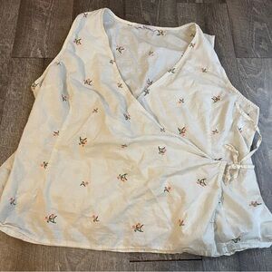 Chic TU Floral Sleeveless Blouse